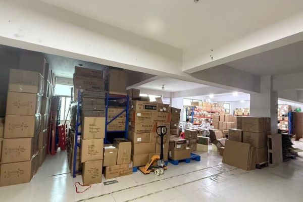 holasourcing warehouse
